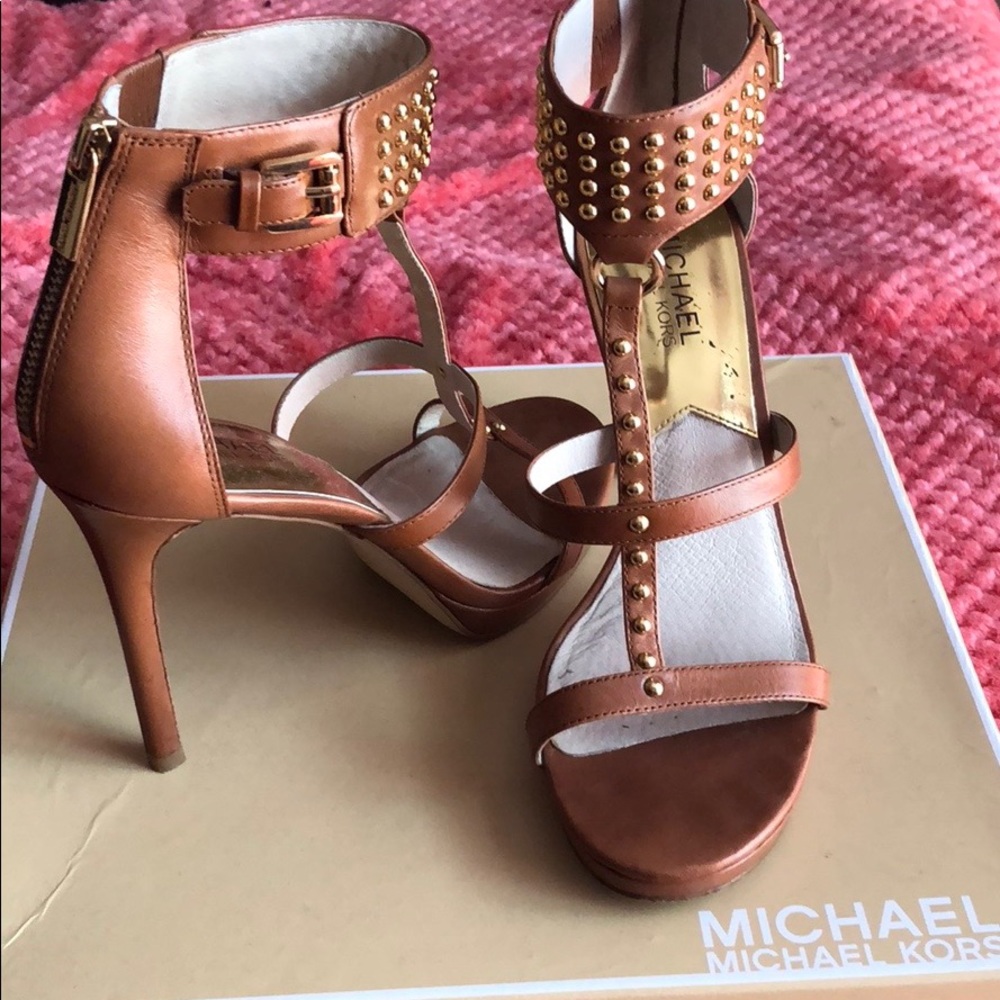 Michael Korda heels